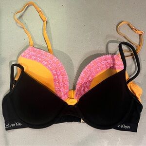 Calvin Klein black 32b & Orange and pink lace exhilaration 32a bras bra bundle